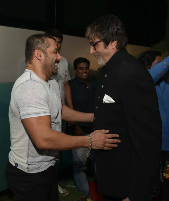 Big Star Entertainment Awards: Deepika Padukone-Amitabh Bachchan scoops double awards for Piku Salman Khan shares a laughing moment with Amitabh Bachchan